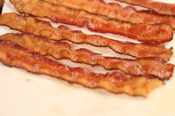 Drain on paper towels and set aside bacon for assembly.