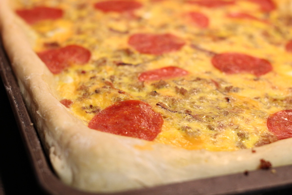 Pizza and breakfast. Pizza for breakfast. Is there anything better? I'm not sure.